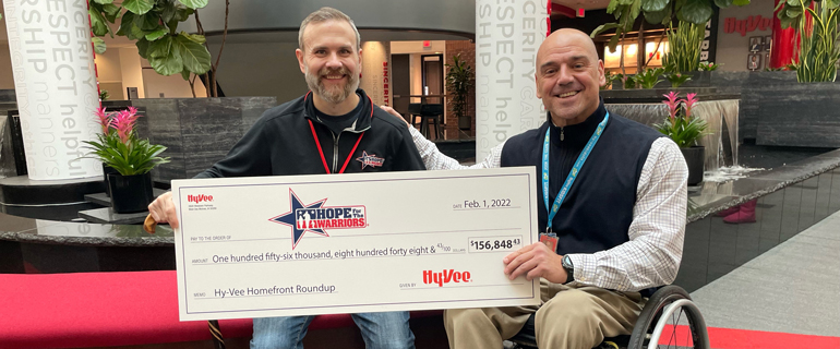Hy Vee Gives to Hope For The Warriors