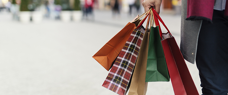 https://www.convenience.org/getmedia/0770434f-68db-4c50-9fc8-f2c8e2c5e867/holiday-shopping-bags-770x320.jpg