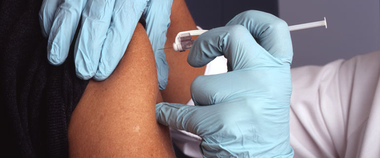 https://www.convenience.org/getmedia/07e83466-2e0f-42cf-a7b5-04c9f45d72af/national-cancer-institute-fi3zHLxWrYw-unsplash-(1)_770x320_vaccine.jpg
