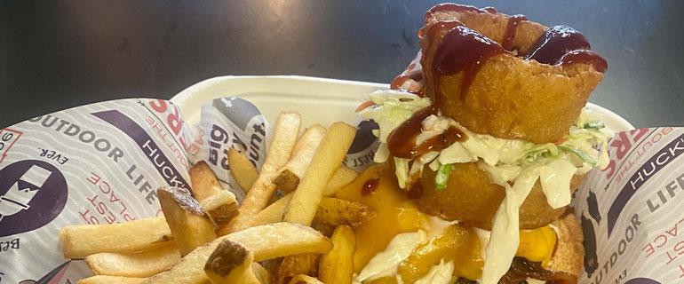 https://www.convenience.org/getmedia/0901fa3f-9de5-4d23-867a-1a4a6d5bb979/Burger_edited_770x320-gas-station-gourmet.jpg