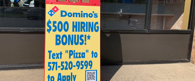 https://www.convenience.org/getmedia/0d2c3c1d-d4ec-4172-ac0d-c9d6dcf929b7/dominoes-hiring-bonus-770x320.jpg