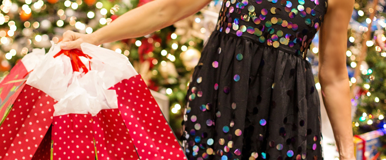 https://www.convenience.org/getmedia/0fa30f6f-d4a5-47f8-9c3b-13e71fcbbad9/christmas-shopping-3823673_1920-770x320-christmas-shopping.jpg