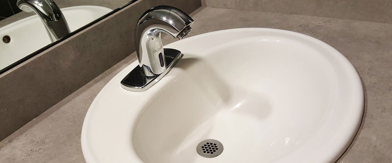 https://www.convenience.org/getmedia/1211a9f6-6ec7-4fa4-8cf9-e83b578d71a5/basin-1114991_1280-770x320-touchless-fixture-bathroom.jpg