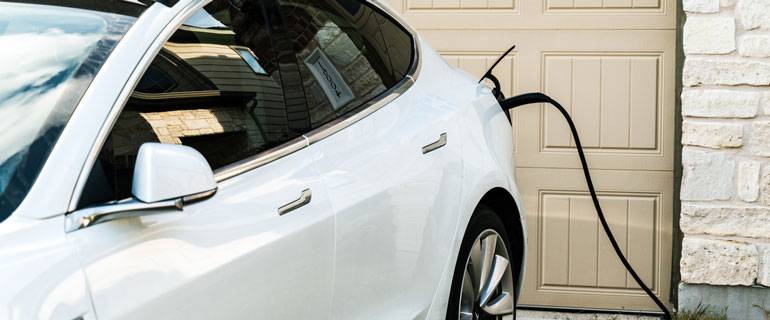 https://www.convenience.org/getmedia/1784478f-f1be-4b9d-b332-99b683603631/electric-vehicles_EVs_california_carbon-emissions.jpg