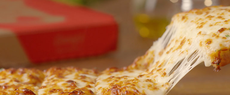 https://www.convenience.org/getmedia/17e6ff75-c283-4b8c-9ba4-9894c2121a11/CaseysCheeseBread-770x320.jpg