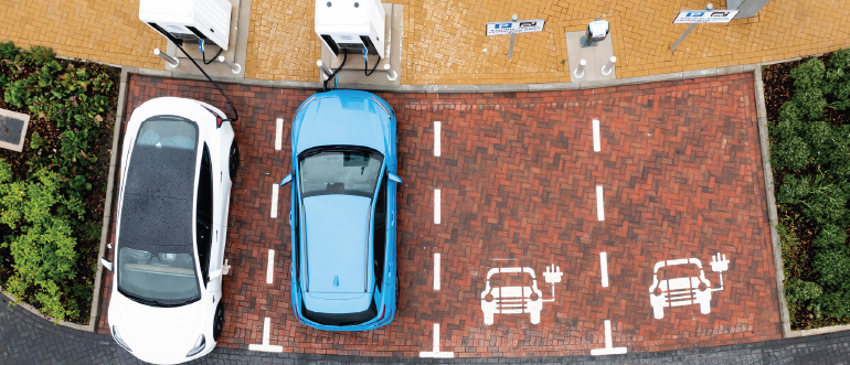 https://www.convenience.org/getmedia/1c8be2c5-137c-459f-bdb6-6878cb5026fd/Story-4-Automakers-scale-back-their-EV-plans.png