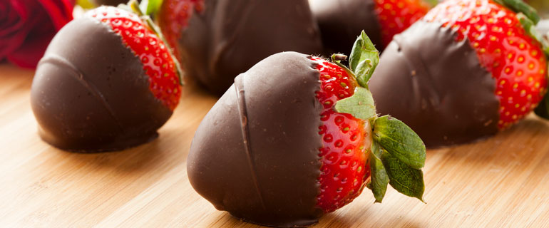 https://www.convenience.org/getmedia/20988fec-adb6-4125-a34c-7c7ebeb4af3d/iStock-178714431_770x320_chocolate-covered-strawberries.jpg