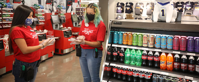 https://www.convenience.org/getmedia/2665c27b-7c1c-4030-be92-83ff999b1cfe/Target_Holiday-B-roll_2021_02_770x320.jpg