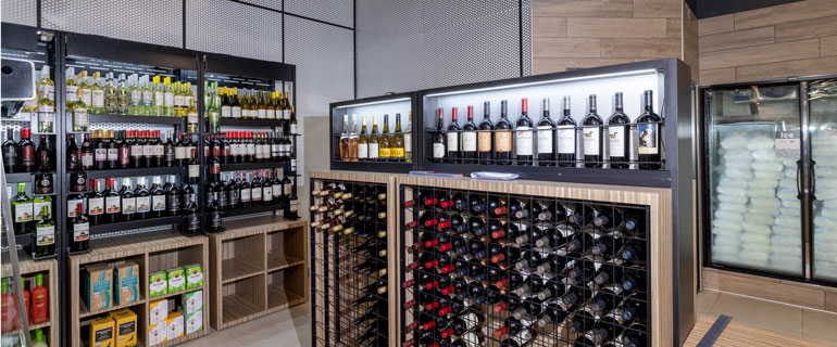https://www.convenience.org/getmedia/27cab150-42b1-432a-b257-c34498824e29/7-Eleven-Westlake-wine-770x320.jpg