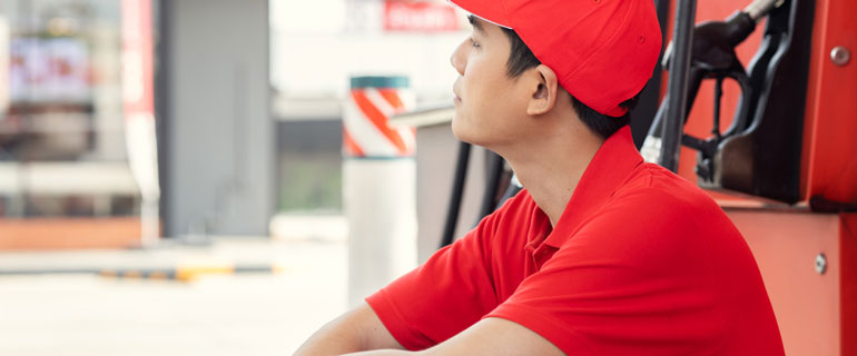 https://www.convenience.org/getmedia/3a7c9ea0-e131-4e69-abd2-343b10e95cc6/retail-employee_tired-worker_frontline-worker_gas-station_convenience-store.jpg