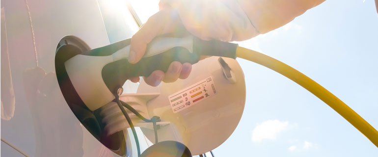 https://www.convenience.org/getmedia/41d8e266-9568-4bbc-99fc-5739f34c91bd/ev-chargers_invisible-urban-charging_florida_electric-vehicles.jpg
