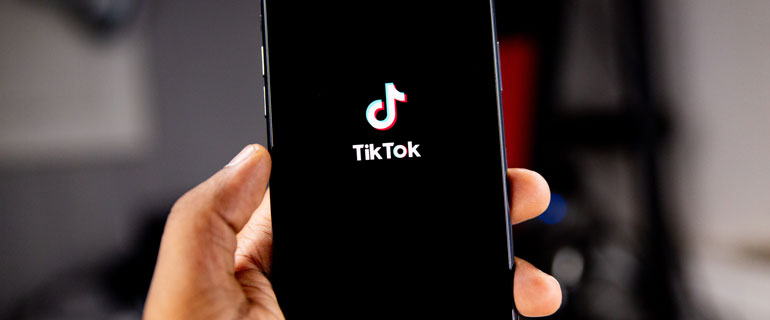 https://www.convenience.org/getmedia/484498bf-23a8-477c-a0d9-4b4577b24eb1/solen-feyissa-Yaw9mfG9QfQ-unsplash-770x320-tiktok.jpg