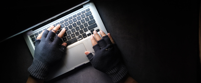 https://www.convenience.org/getmedia/4a1b4ee2-0fa5-4ae2-9aee-7c2f278ea7b8/towfiqu-barbhuiya-em5w9_xj3uU-unsplash-cyber-crime-770x320.jpg