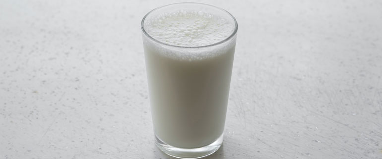 https://www.convenience.org/getmedia/569fc536-04b4-4f1e-a35f-381a88446e5c/engin-akyurt-2rlleYcpvtI-unsplash_770x320_milk.jpg