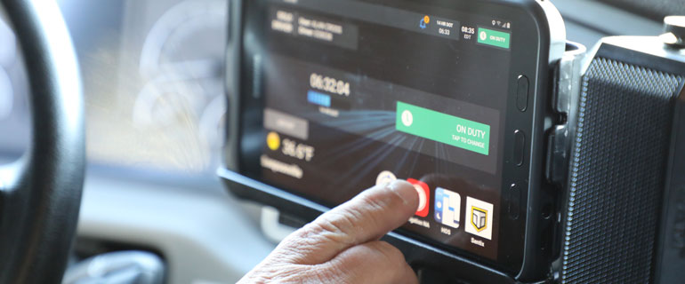 https://www.convenience.org/getmedia/658f6597-4e04-4bed-bec1-bf8f451ef7f3/walmart_onboard-technology_drivers_freight-drivers.jpg