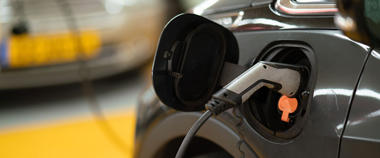 https://www.convenience.org/getmedia/7017b429-de94-4234-9947-0fa47616626a/michael-fousert-YhXlYJYlr3c-unsplash-EV-charging-770x320.jpg