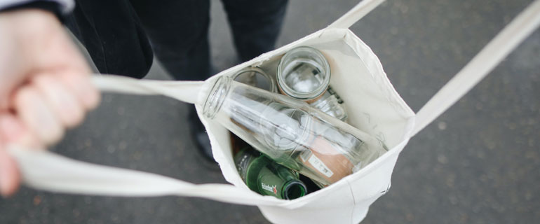 https://www.convenience.org/getmedia/702f137c-15bf-424e-a8bf-a1dcf7b85d7f/pexels-polina-tankilevitch-3735218-770x320-sustainable-packaging.jpg