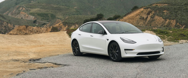https://www.convenience.org/getmedia/87e268fd-6352-4a62-aad1-0035f25a516b/charlie-deets-AkgALppFIwo-unsplash_770x320_tesla.jpg