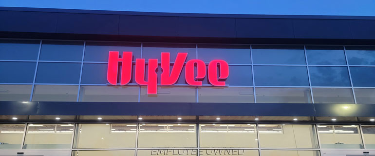 https://www.convenience.org/getmedia/90c0ab5c-05f3-45ce-bbd3-cdeb076d1d5c/Hy-Vee-770x320.jpg