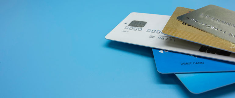 https://www.convenience.org/getmedia/93c2782b-3bd5-4fcd-8bcf-d7a6d06aa563/iStock-1133135680-770x320-debit-credit-cards.jpg