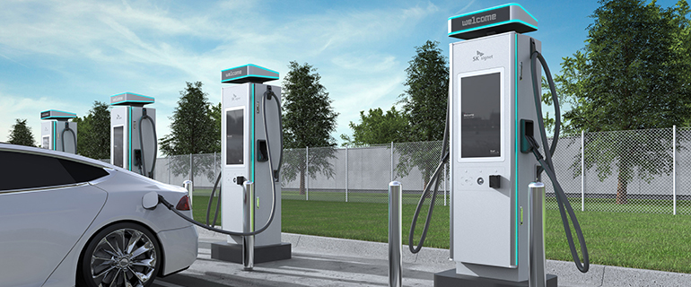 https://www.convenience.org/getmedia/9add6b13-719d-409c-83fa-fbac9e1d384b/Electric-Era-charging-770x320.jpg