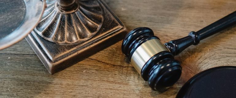 https://www.convenience.org/getmedia/9aeed662-b708-45da-8d7b-ca3c0594f4dd/pexels-sora-shimazaki-5668882-770x320-gavel.jpg