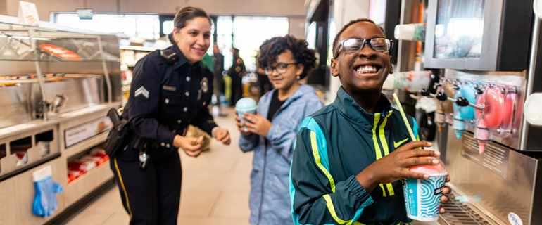 https://www.convenience.org/getmedia/9c5df356-2069-49d4-a5d4-8f03f991bbe6/7_Eleven_outreach_program_Operation_Chill_Expands_to_Speedway-770X320.jpg