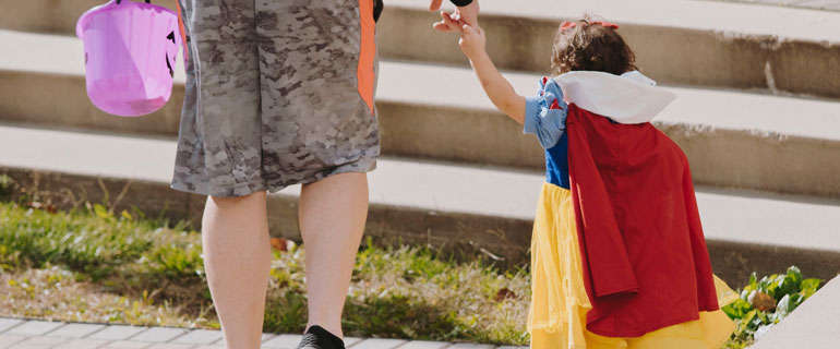 https://www.convenience.org/getmedia/b6bf1230-b6f1-41fc-b247-6689a7fdc2d3/haley-phelps-8CZDAq41tIE-unsplash_770x320_halloween_trick-or-treating.jpg