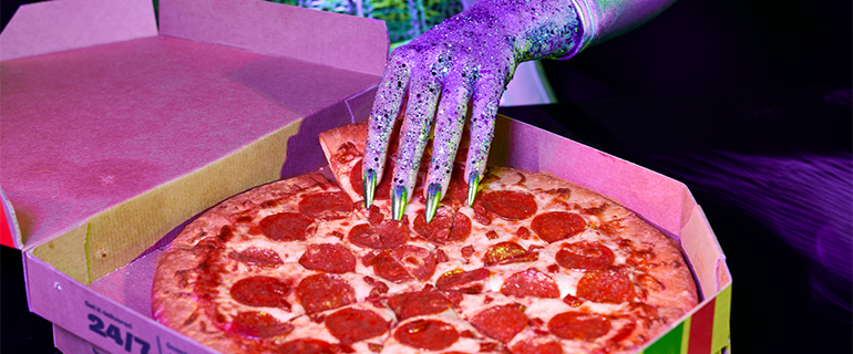 https://www.convenience.org/getmedia/c6014be8-600e-45b7-bb72-8c86a38bac96/7-eleven-halloween-pizza-770x320.jpg