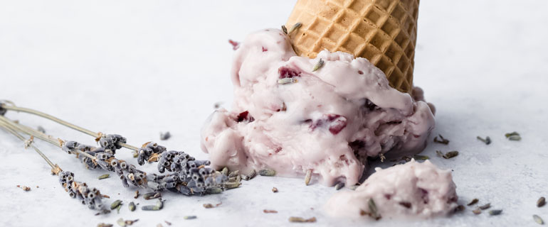 https://www.convenience.org/getmedia/c87bd7e0-7142-4bea-9296-9c80f679debb/heather-barnes-EZXfS9_o9DA-unsplash_770x320_ice-cream.jpg