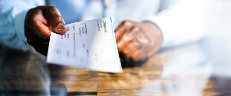 https://www.convenience.org/getmedia/cab5f096-de27-477d-8218-c8a053d2e438/employee-pay_timing_attract-employees_retention_HR.jpg