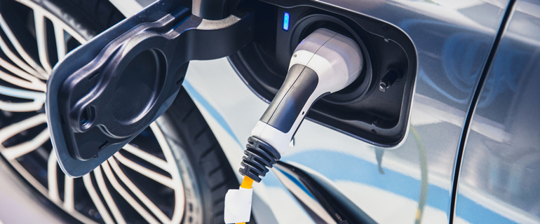 https://www.convenience.org/getmedia/e3185d3d-e1e0-4a33-8c7a-488e45fc1b85/ev_electric-vehicle-charger_parklands_canada.jpg