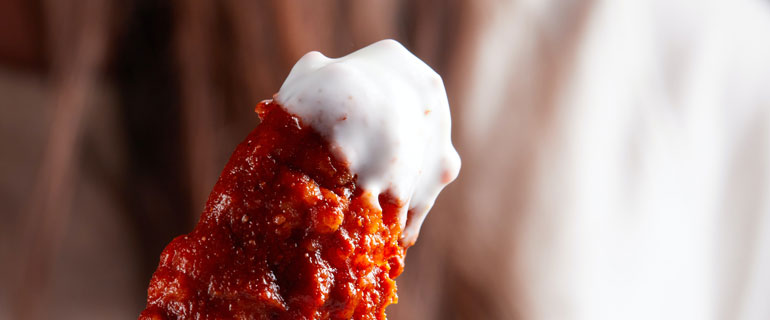 https://www.convenience.org/getmedia/e52cb26f-3c34-4ef8-9965-20ad4b088534/israel-albornoz-T_C0E8zUdg4-unsplash-770x320-chicken-wing.jpg