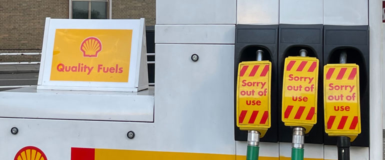 https://www.convenience.org/getmedia/e8dbbb82-a0ce-4393-8918-4e57d84c011d/john-cameron-dGONZk-P-iI-unsplash_770x320_UK-fuel-shortage_fuel-pump_gas-pump.jpg