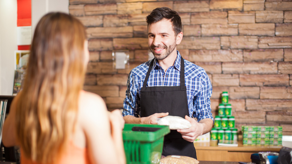 https://www.convenience.org/getmedia/e9917256-1db8-40e3-8b9b-4ce00f130951/happy-customer-cachier.jpg