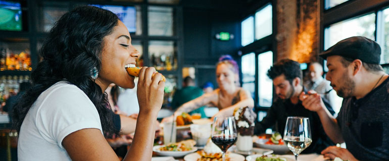 https://www.convenience.org/getmedia/f25920e7-4bbf-4107-b7f1-2137e4eaffc9/alex-haney-CAhjZmVk5H4-unsplash-_770x320_restaurant_bar.jpg